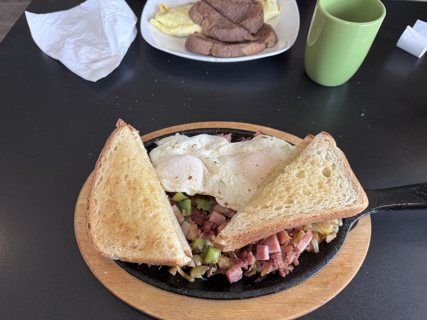 Carriage House Cafe & Grill